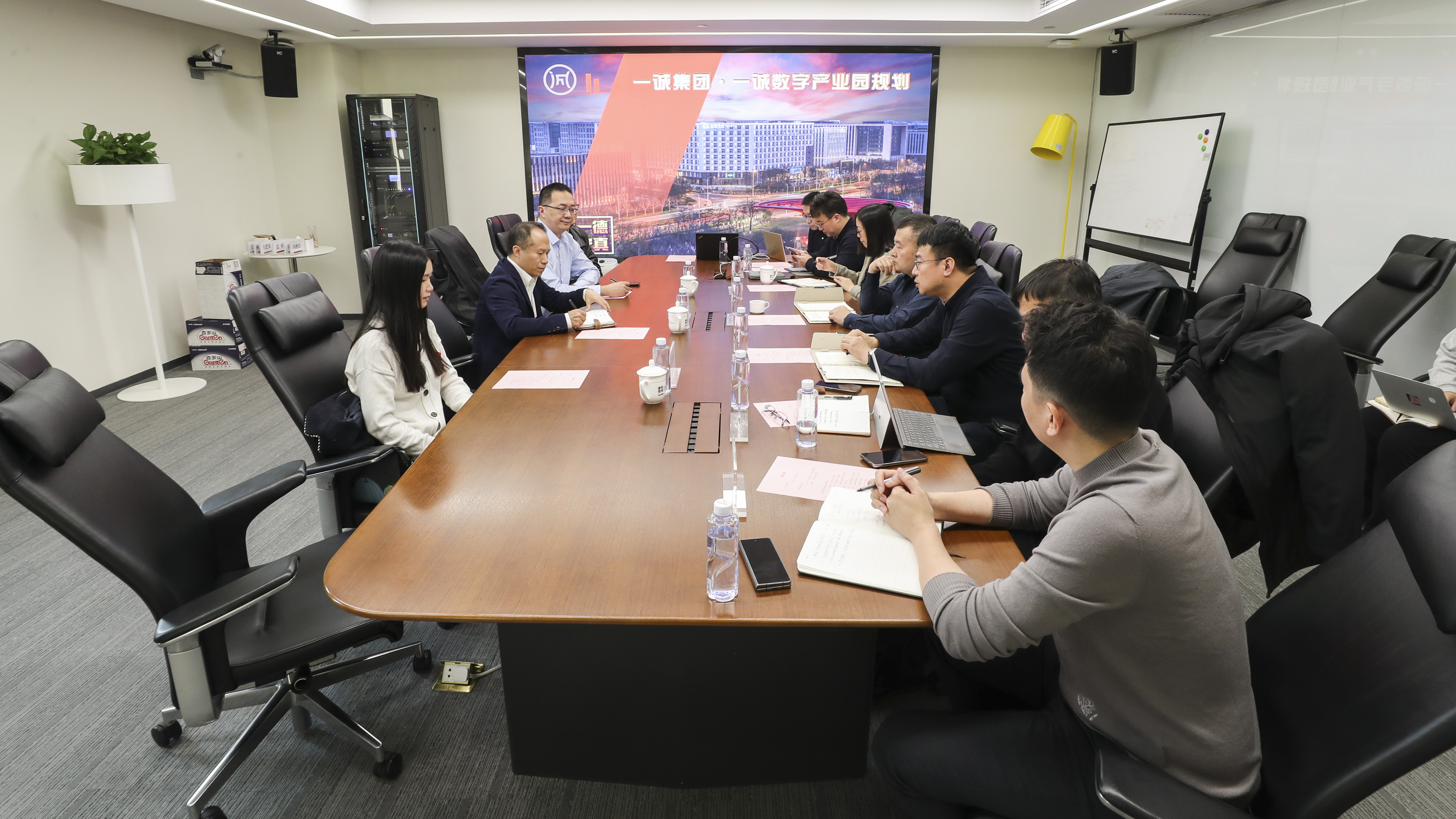 一帆视频
与市商务局、市楼宇经济协会开展业务交流