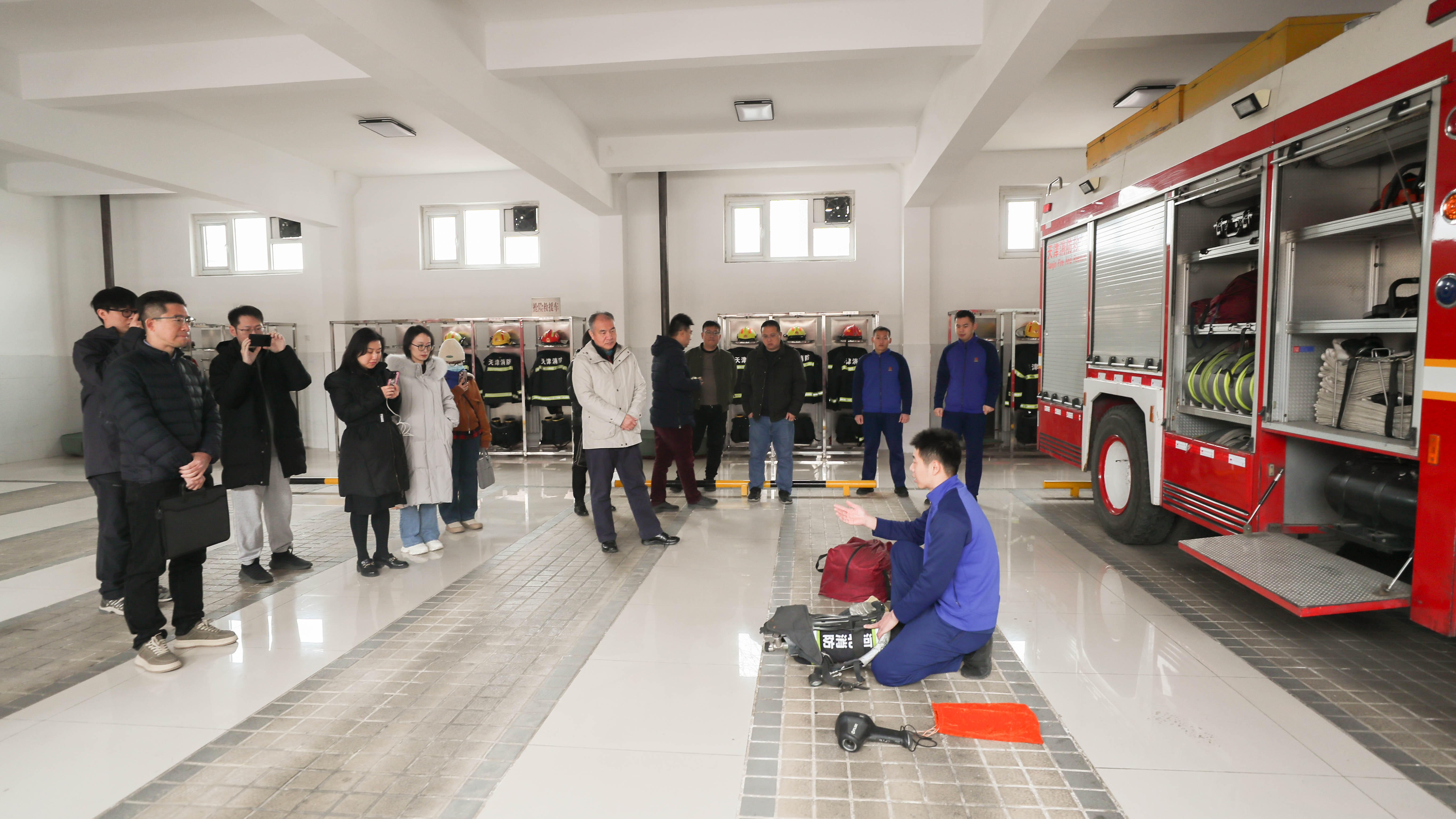 走进消防 共筑安全 | 一帆视频
组织参观河北区建昌道消防救援站